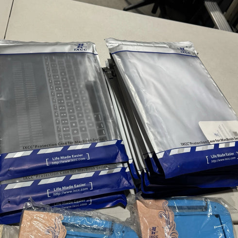 Wholesale Lot of 40x Apple MacBook & iPad Tablet Cases & Screen Protectors Mixed - Lot MAC-IPAD-40
